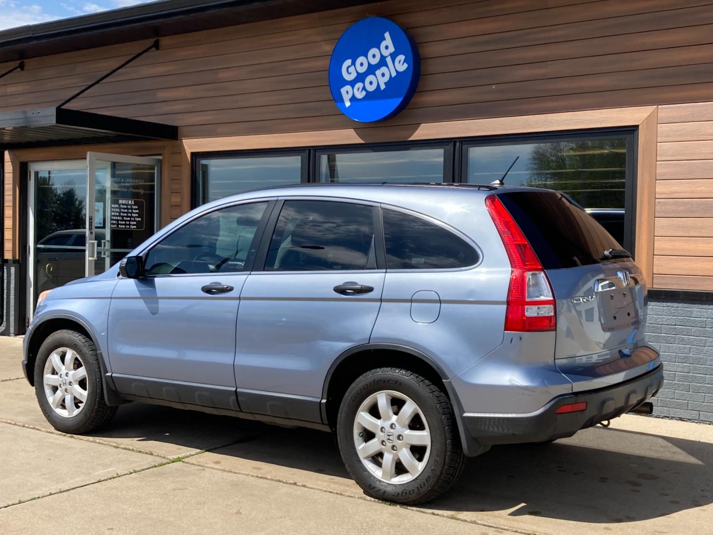 2008 Glacier Blue Met Honda CR-V EX 2WD AT (JHLRE38548C) with an 2.4L L4 DOHC 16V engine, 5-Speed Automatic Overdrive transmission, located at 1800 South Ihm Blvd, Freeport, IL, 61032, (815) 232-5543, 42.278645, -89.607994 - Photo#2